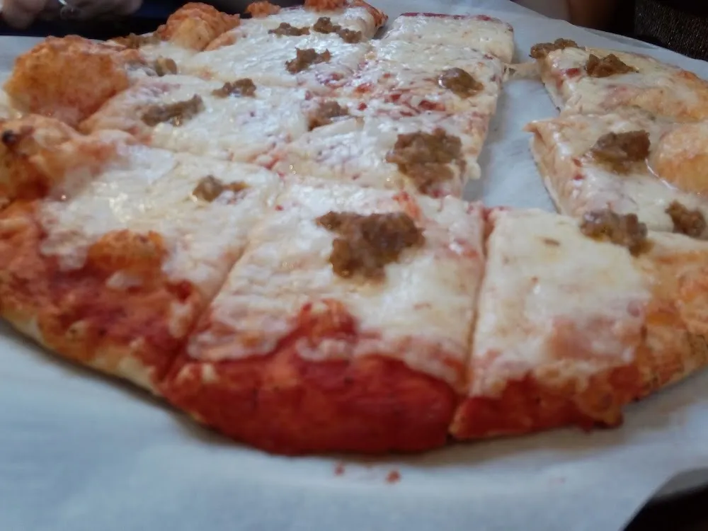 Medium Pepperoni Pizza
